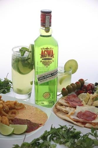 Wygraj butelka Agwy i zestaw kieliszków