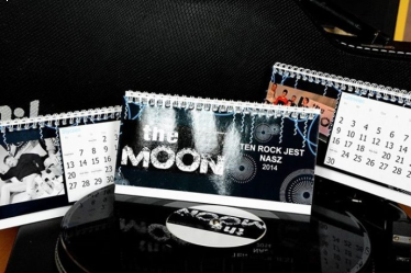 Wygraj kalendarz zespołu The Moon