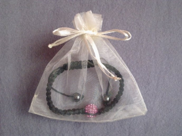 Wygraj bransoletkę z cyrkoniami