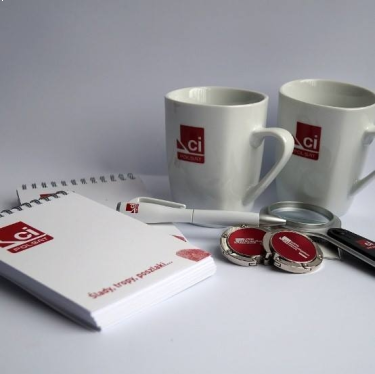 Zestawy detektywa - kubki, notesy, długopisy