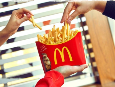 Konkurs fotograficzny "Pokaż jak się dzielisz frytkami"