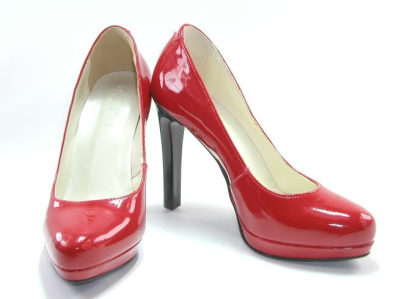 Wygraj super kobiece czerwone szpilki od firmy Kornecki