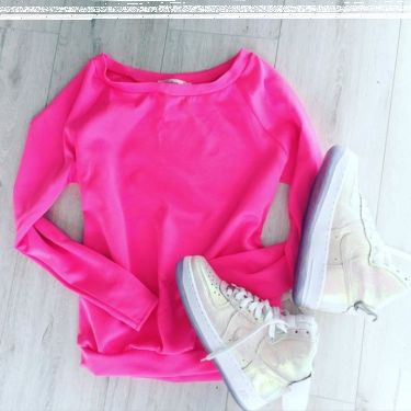 Wygraj śliczną neonową bluzę