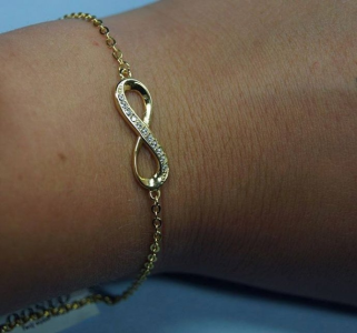 Wygraj bransoletkę z cyrkoniowym znakiem nieskończoności