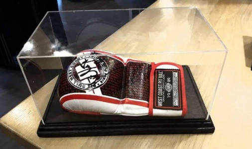 Wygraj rękawice Pit Bull z autografem Michała Materli