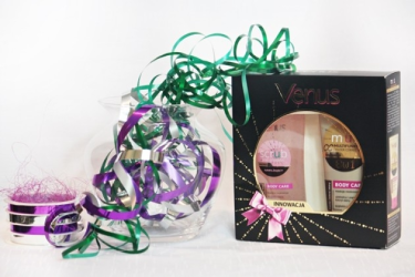 Konkurs "Napisz swoje postanowienia noworoczne i wygraj zestaw kosmetyków!" + FB