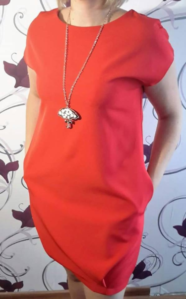 Wygraj "czerwona sukienka - bombka + naszyjnik"