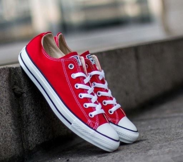 Wygraj buty Converse Red