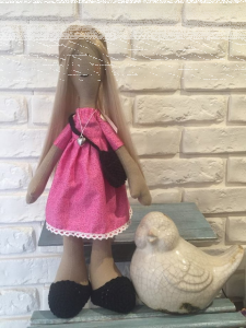 Wygraj ręcznie szytą lalkę