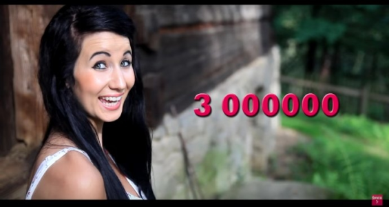 Konkurs "Wymysl kolejna zwrotkę, zgarnij bon do empiku"