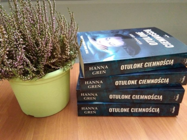 Wygraj książkę "Otulone ciemnością" do godz. 20:00