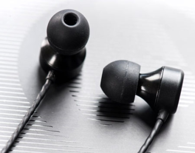 Wygraj słuchawki Degauss Noir