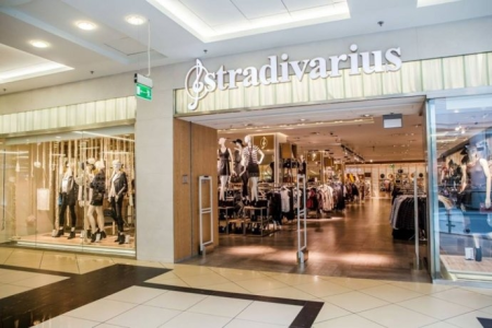 Wygraj 3 dowolne ubrania ze sklepu internetowego Stradivarius