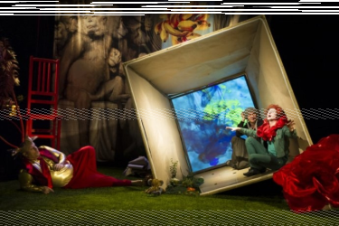 Wygraj bilety na spektakl "Słoń i kwiat" Suwałki do godz. 12:00