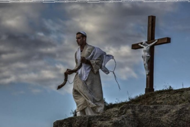 Wygraj egzemplarz książki i filmu "Dybuk. Rzecz o wędrówce dusz"