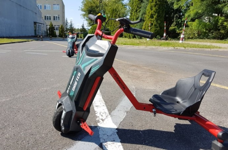 Wygraj trójkołowy skuter do driftu Manta Drifter Scorpion MSB900