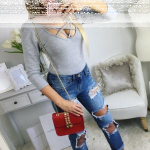 Wygraj bestsellerowe body z paseczkami na dekoldzie