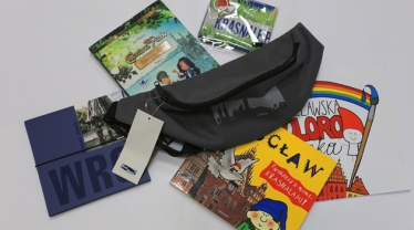 Wrocław Wygraj książki z Wydawnictwa Rebis i zestawy krasnalowych gadżetów, do godz.12