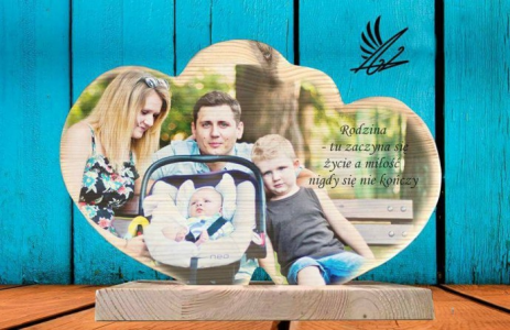 Wygraj drewniane serca z podstawką