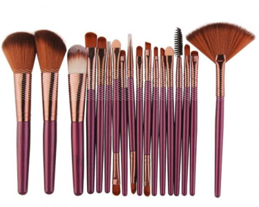 Wygraj zestaw pędzli do makijażu