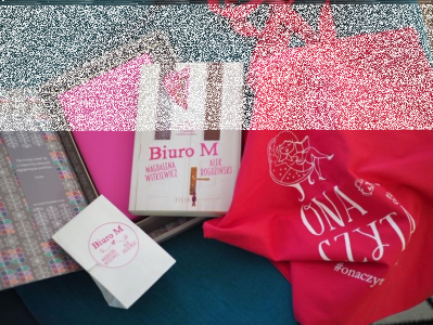 Wygraj pięknie zapakowany pakiecik książka + herbatka + torba ONA CZYTA