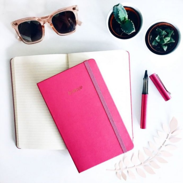 Wygraj glamourowy zestaw: notes MOLESKINE i długopis LAMY AL-star!