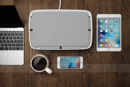 Wygraj stację ładowania i etui do iPhone'a od KMP Creative Lifestyle Products