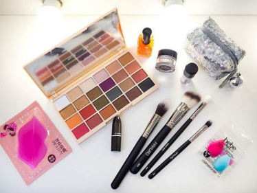 Wygraj zestaw markowych kosmetyków o wartości 300 zł! do godz. 20:00