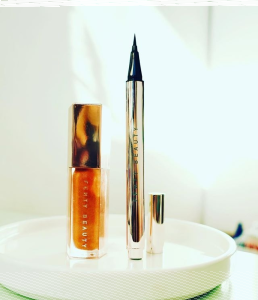 Wygraj kosmetyki Fenty Beauty: błyszczyk GLOSS BOMB i eyeliner FLYLINER