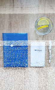 Wygraj 1 z 15 zestawów kalendarzy