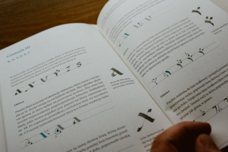 Konkurs "Piękna litera. Kursywa angielska (Copperplate script) i Minuskuła karolińska"