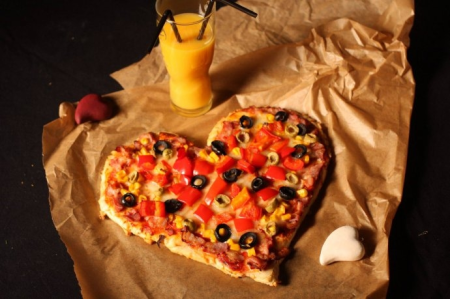 Wrocław: Wygraj pizzę w kształcie serca! do godz. 15:00
