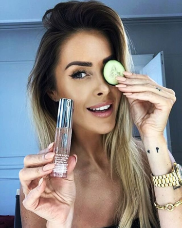 Konkurs "Clinique Moisture Surge"