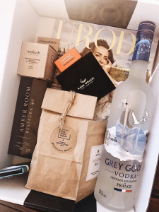 Konkurs "Wygraj paczkę Ambasadorską" do godz. 12:00