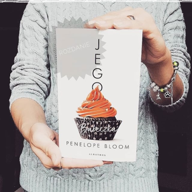 Wygraj książkę "Jego Babeczka"