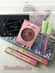 Konkurs "Świąteczne rozdanie - karta podarunkowa reserved o wartości 300 zł oraz kosmetyki Pixi"