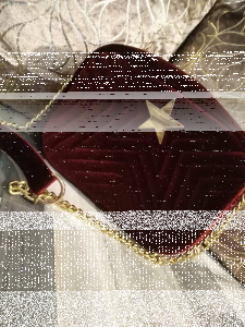 Wygraj welurową listonoszkę