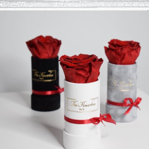 Wygraj wieczną róże w mini zamszowym pudełeczku