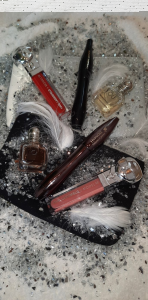 Konkurs "Makijażowy - do wygrania KARL LAGERFELD, LANCOME, ARMANI"