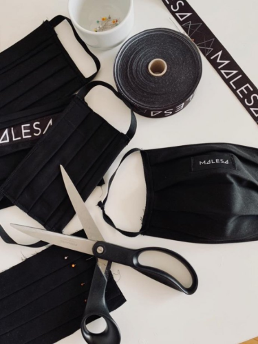 Wygraj czarną maseczkę na twarz