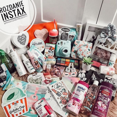 Wygraj zestaw Instax od @magiczneprezenty!