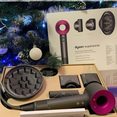 Wygraj suszarkę do włosów DYSON!