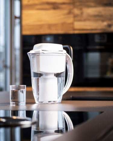 Wygraj dzbanek filtrujący J Shmidt 500 i 10 butelek termicznych Aquaphor