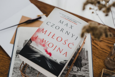 Wygraj książkę Maksa Czornyja "MIŁOŚĆ I WOJNA"