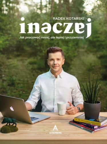Wygraj książkę "Inaczej" Radka Kotarskiego