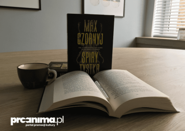 Wygraj książkę Maxa Czornyja "Spirytystka"