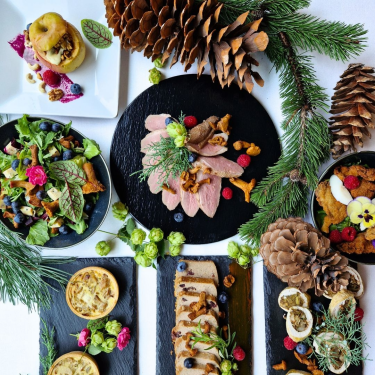 Wygraj śniadanie dla 2 osób w Restauracji Panorama Wrocław "SKARBY LASU"